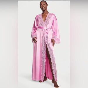 NWT VICTORIA'S SECRET Lace-Trim Satin Set Long Robe Size M/L Nightgown MSRP $190
